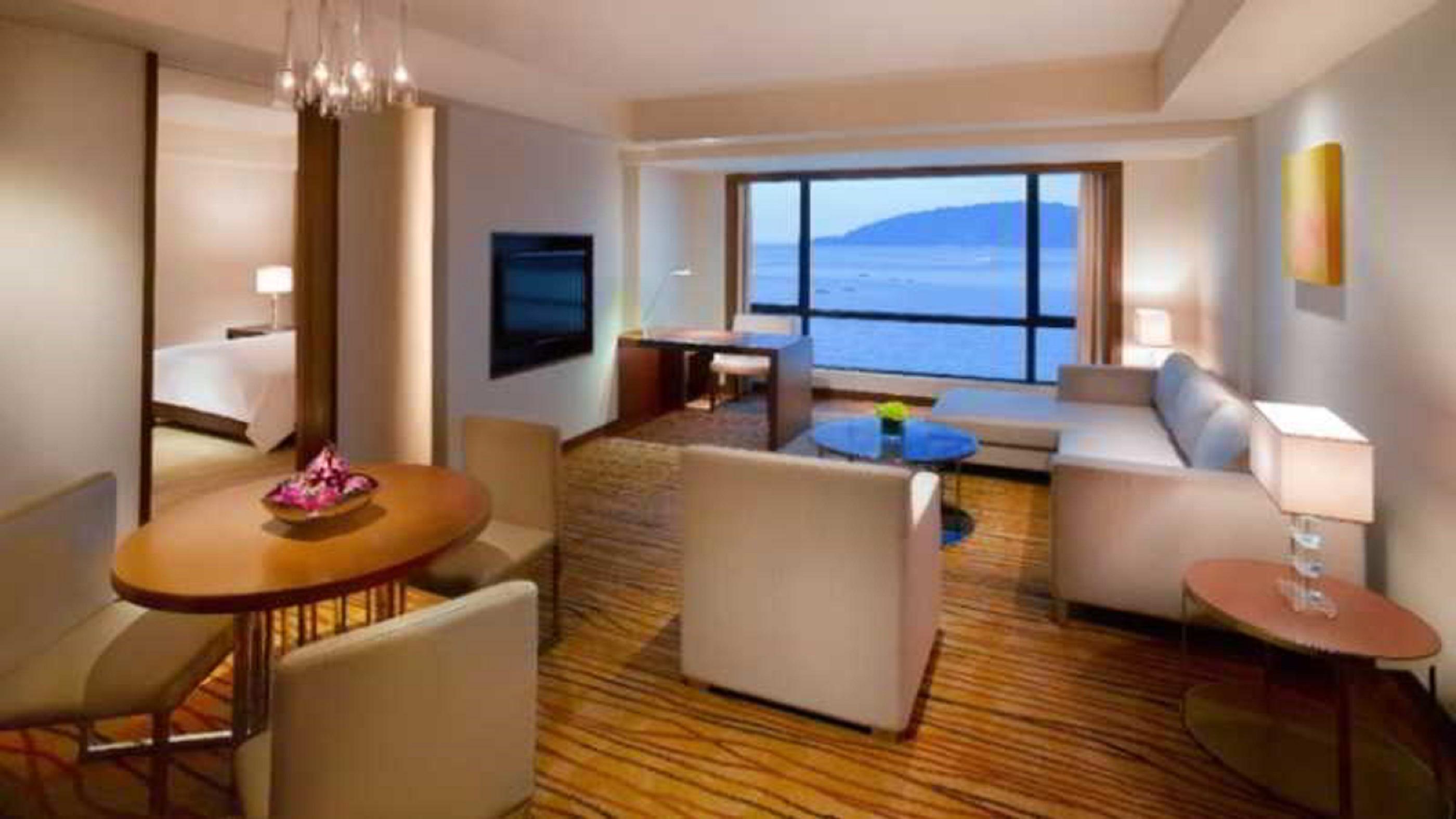 Hyatt Regency Kinabalu Hotell Kota Kinabalu Eksteriør bilde A suite at the Westin Nanjing
